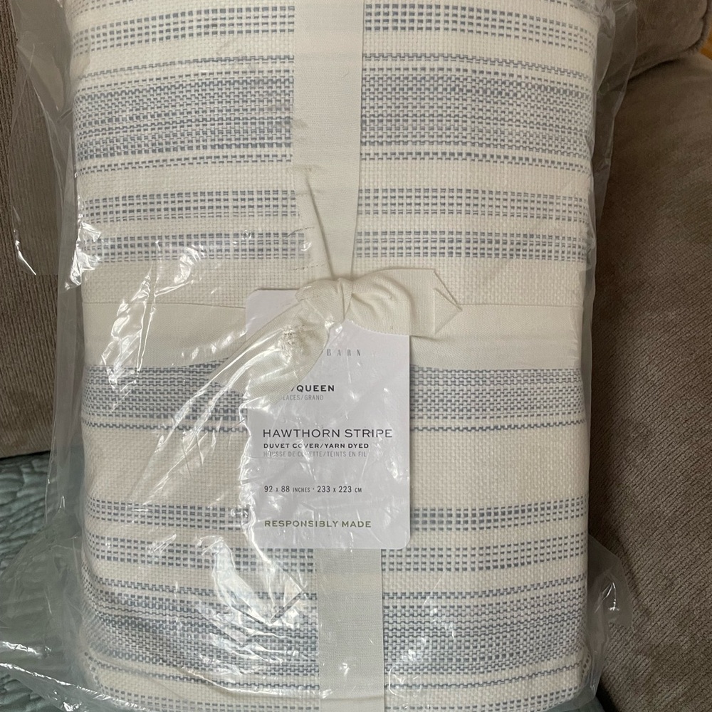 NWT Pottery Barn Hawthorn Striped Duvet Cover, Blue and White - Picture 7 of 7